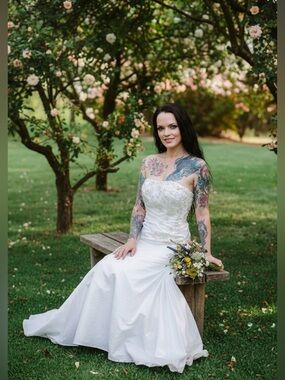 David’s Bridal White Strapless Beaded A-Line Wedding Dress Size 2 Bridal Gown